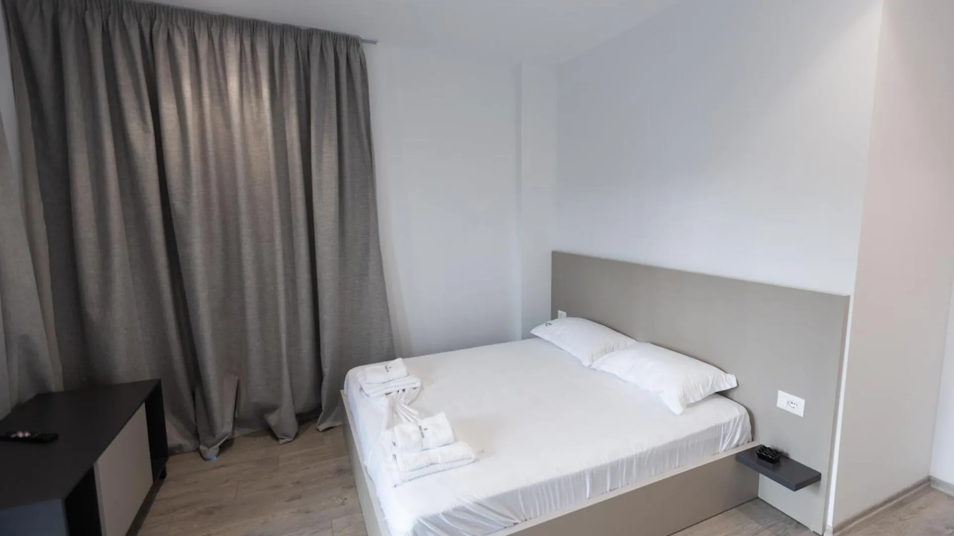 Leon Hotel Kashari